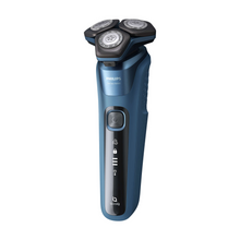 Load image into Gallery viewer, Philips Wet & Dry electric shaver S5582