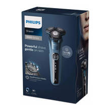 Load image into Gallery viewer, Philips Wet & Dry electric shaver S5582